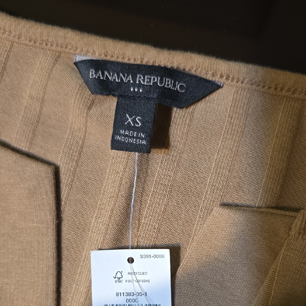 Banana Republic V-Neck Ribbed Top - Picture 6 of 7